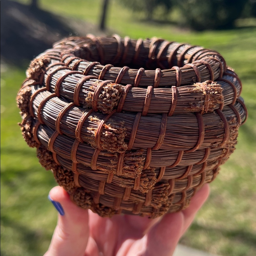 Antique Native American Seminole Tribe Handwoven Coiled Pine Needle Basket